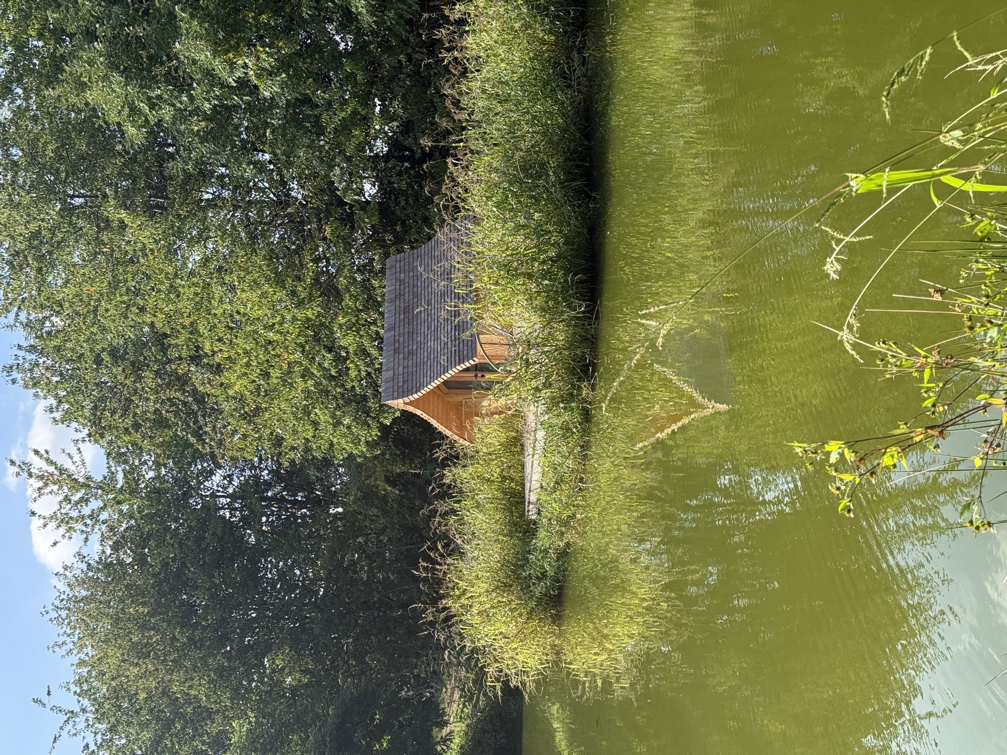 Das Teichhaus auf der kleinen Insel