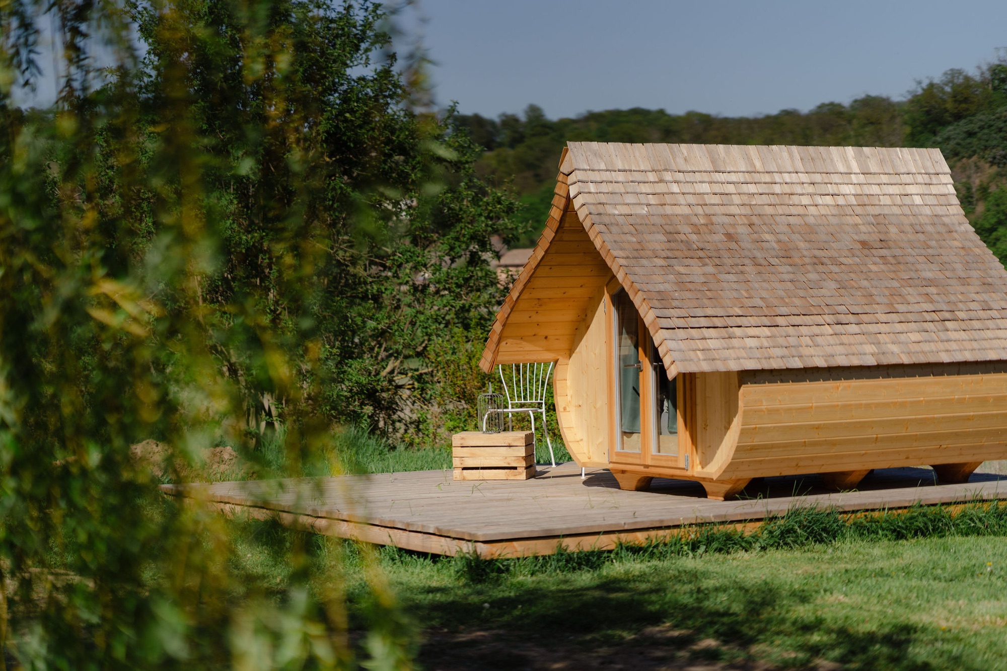 Cabin mit Steg am Teich