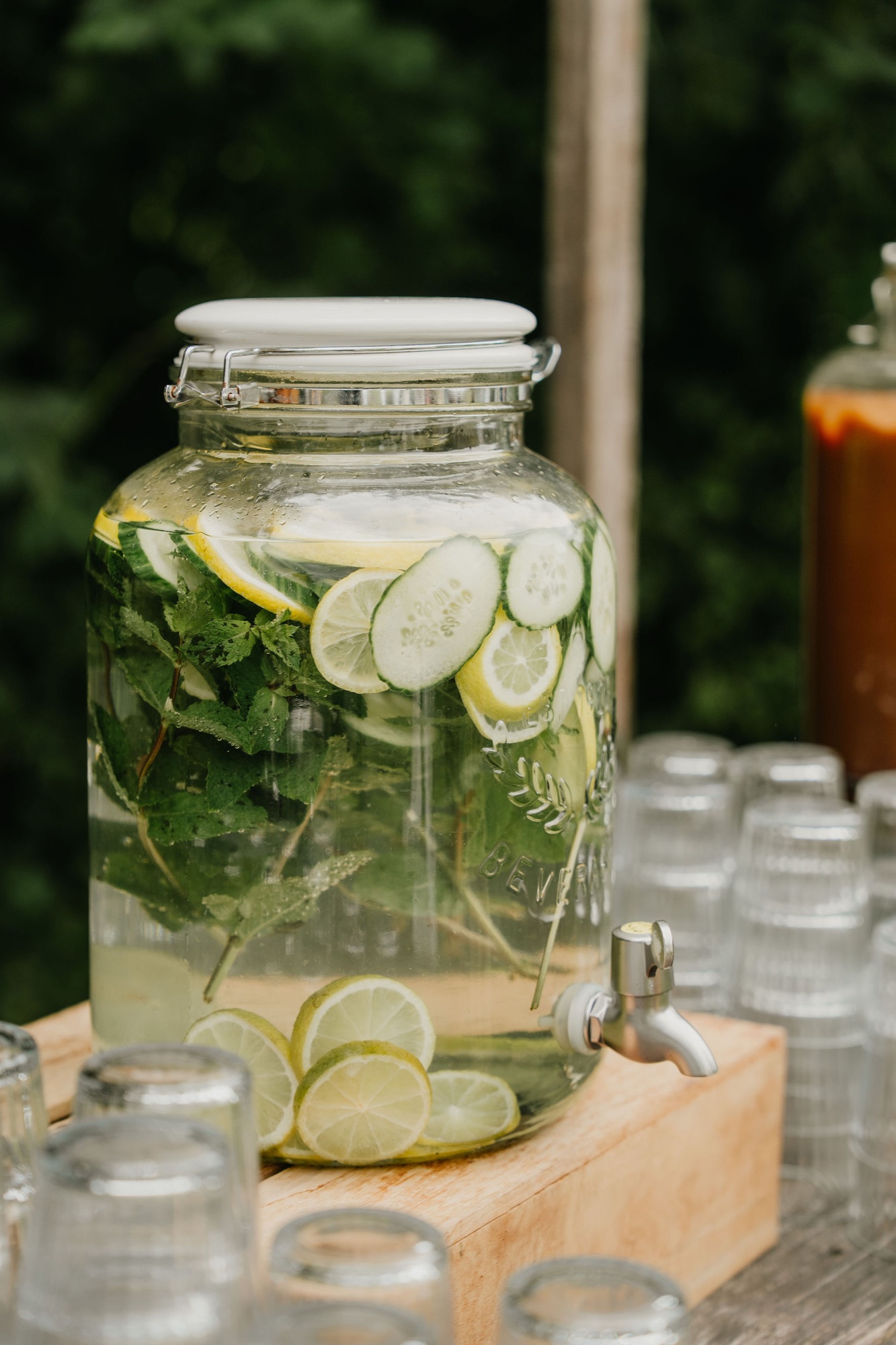 Glas mit Gurkenlimonade